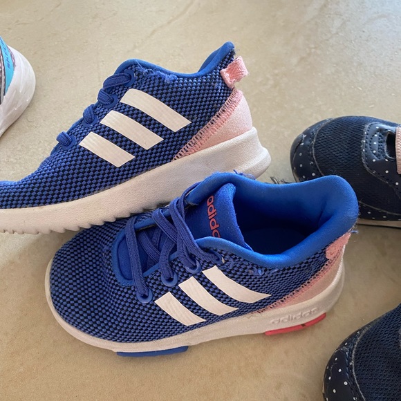 Toddler Sneakers - Picture 3 of 4